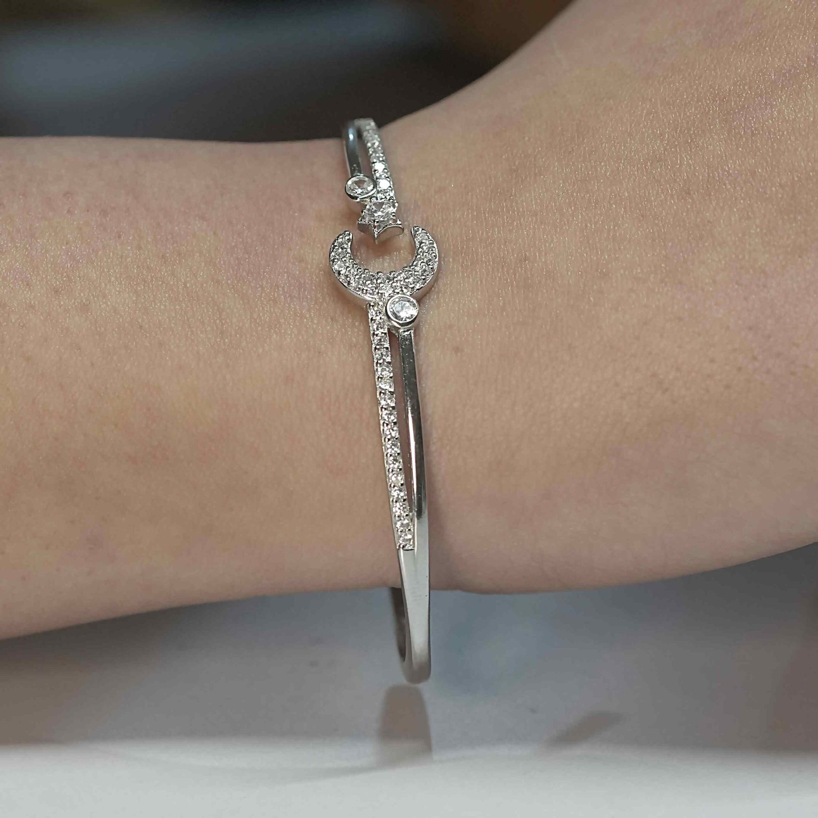 Chand Sitara Link Chain Charm Bracelet