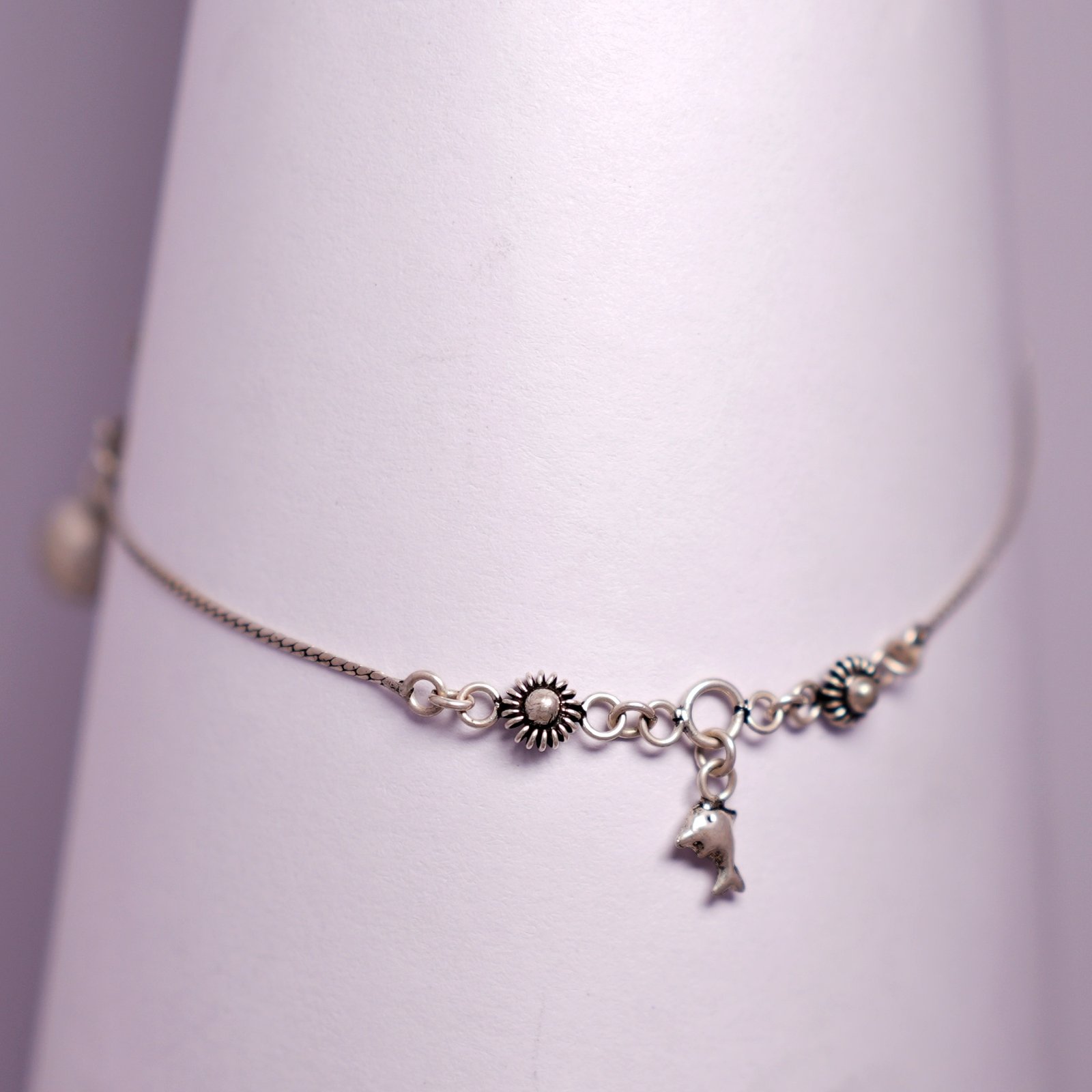 Curved Chain fish charm S-nob - Image 4