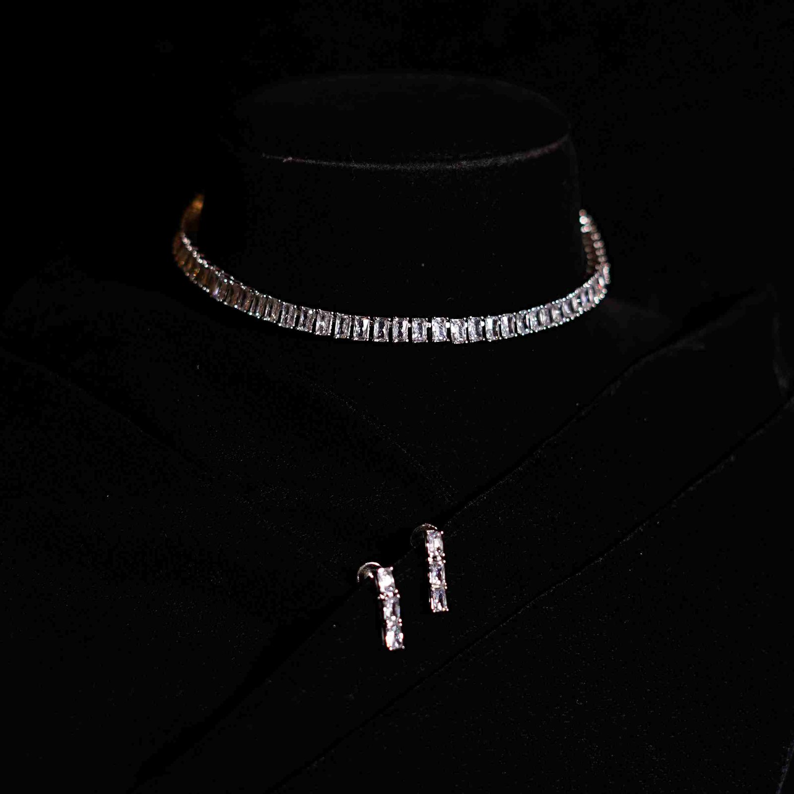 Italian Fancy Single Line Solitaire design with Studded American Diamonds